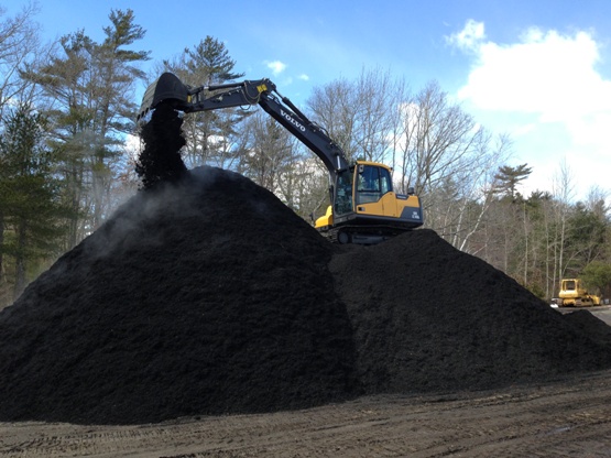 Excavator_Stockpiling